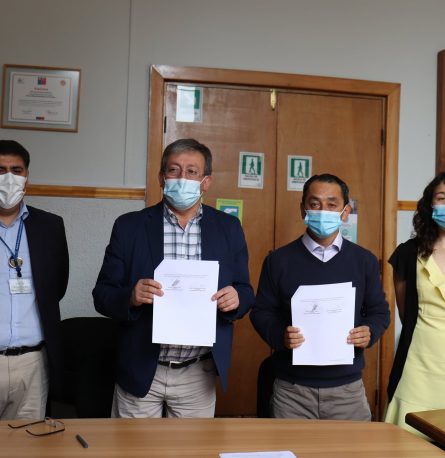 Municipios de Frutillar y Puerto Montt firman convenio de colaboración mutua en materia de salud.