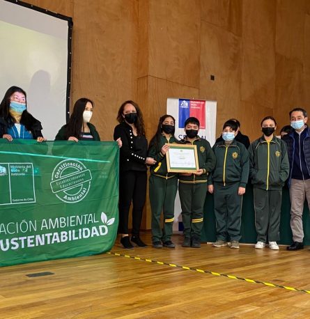 Establecimientos de educación de Frutillar, reciben Certificación Ambiental